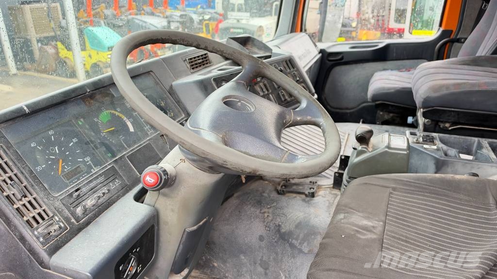 Mercedes-Benz ACTROS 2531 6x2 vaccum truck - lifting axle Kamioni za otpad