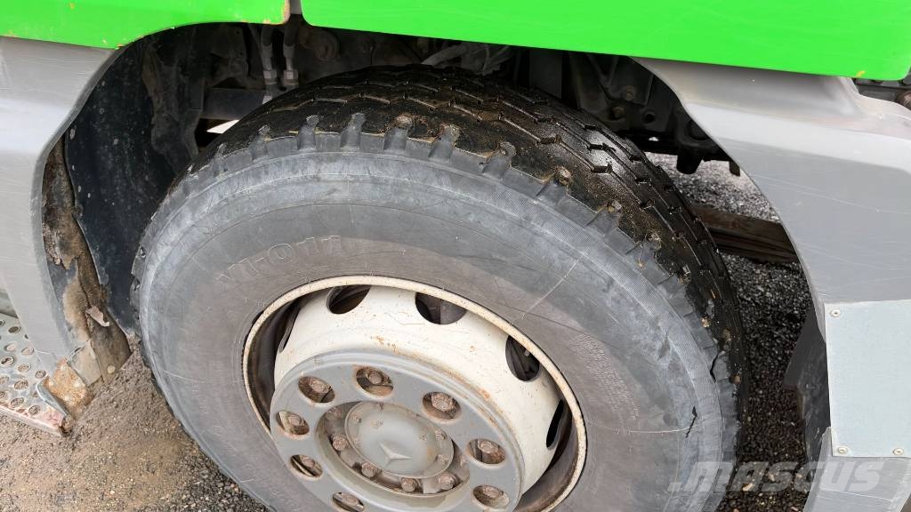 Mercedes-Benz ACTROS 2531 6x2 vaccum truck - lifting axle Kamioni za otpad