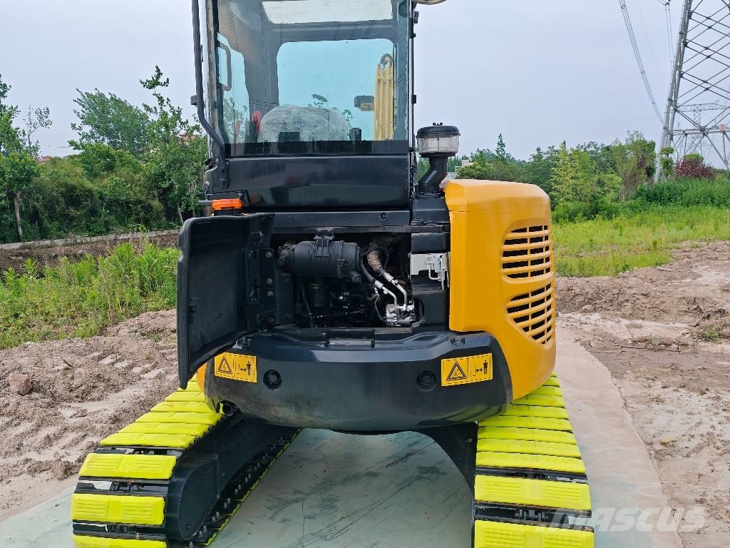 Komatsu PC 55 MR mini bagger حفارات صغيرة أقل من 7 طن (حفارات صغيرة)