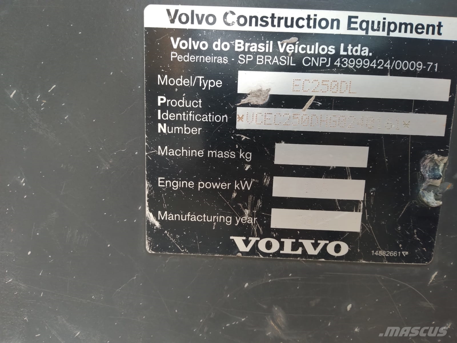 Volvo EC 250 D L حفارات زحافة