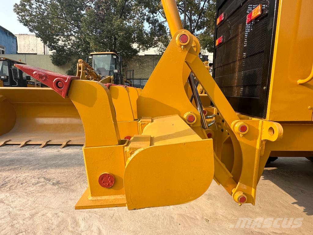 CAT 140 H   the largest‑scale supplier Graders