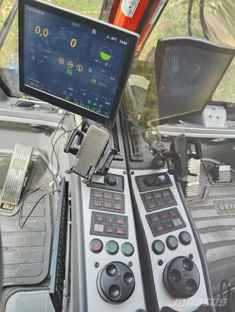 Komatsu 931 XC Yhdistelmäkoneet - korjurit