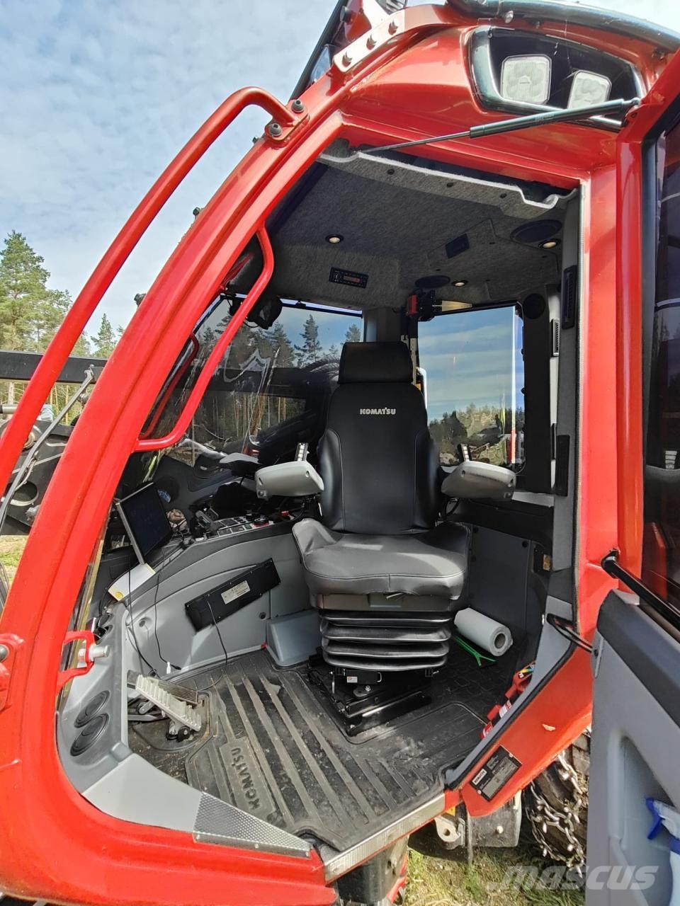 Komatsu 931 XC Yhdistelmäkoneet - korjurit