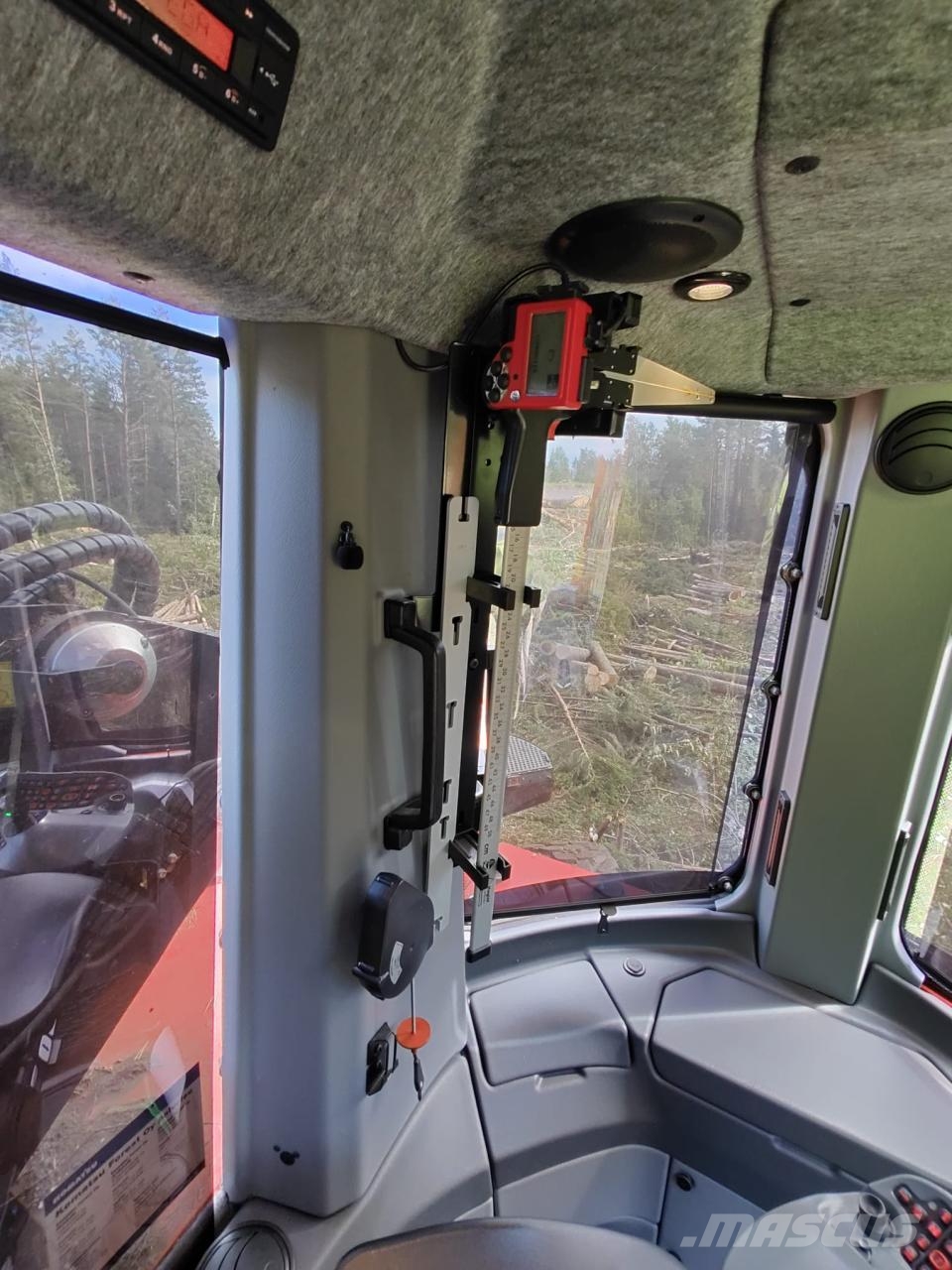 Komatsu 931 XC Yhdistelmäkoneet - korjurit