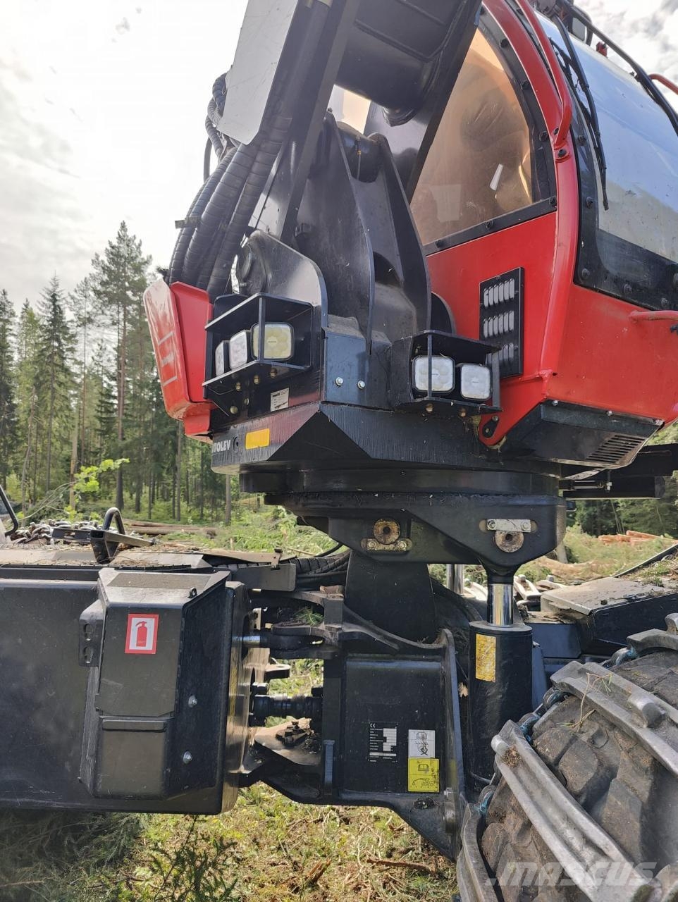 Komatsu 931 XC Yhdistelmäkoneet - korjurit