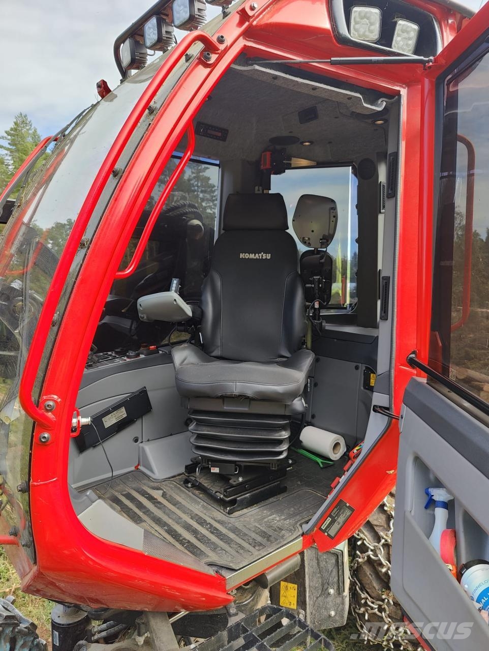 Komatsu 931 XC Yhdistelmäkoneet - korjurit