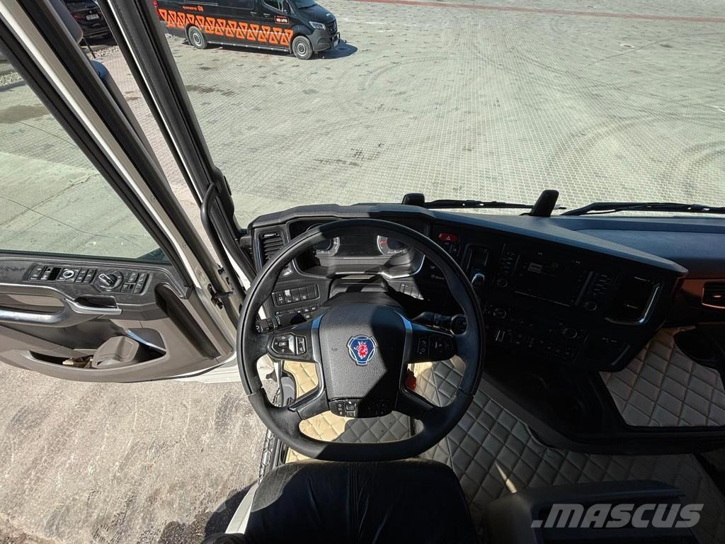 Scania R 540 8x4*4 9 TON FRONT AXLE / RETARDER / CHASSIS Camiones con chasís y cabina