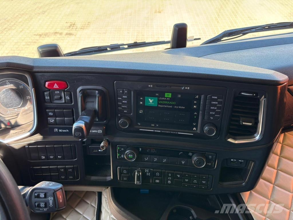 Scania R 540 8x4*4 9 TON FRONT AXLE / RETARDER / CHASSIS Camiones con chasís y cabina