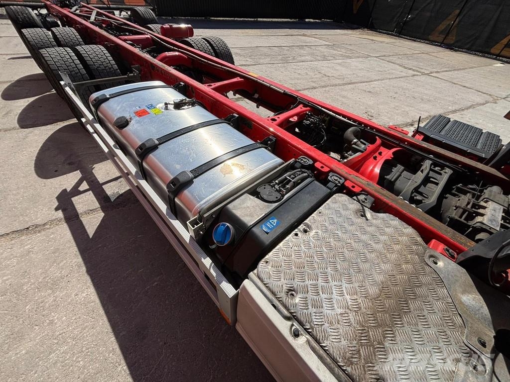 Scania R 540 8x4*4 9 TON FRONT AXLE / RETARDER / CHASSIS Camiones con chasís y cabina