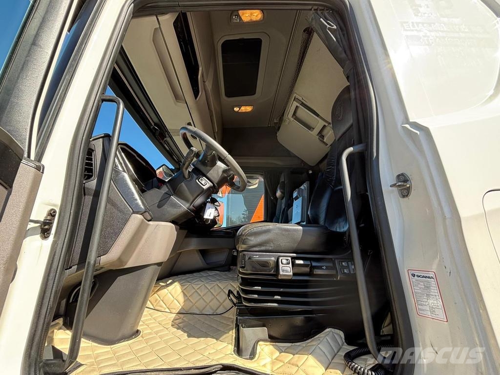 Scania R 540 8x4*4 9 TON FRONT AXLE / RETARDER / CHASSIS Camiones con chasís y cabina