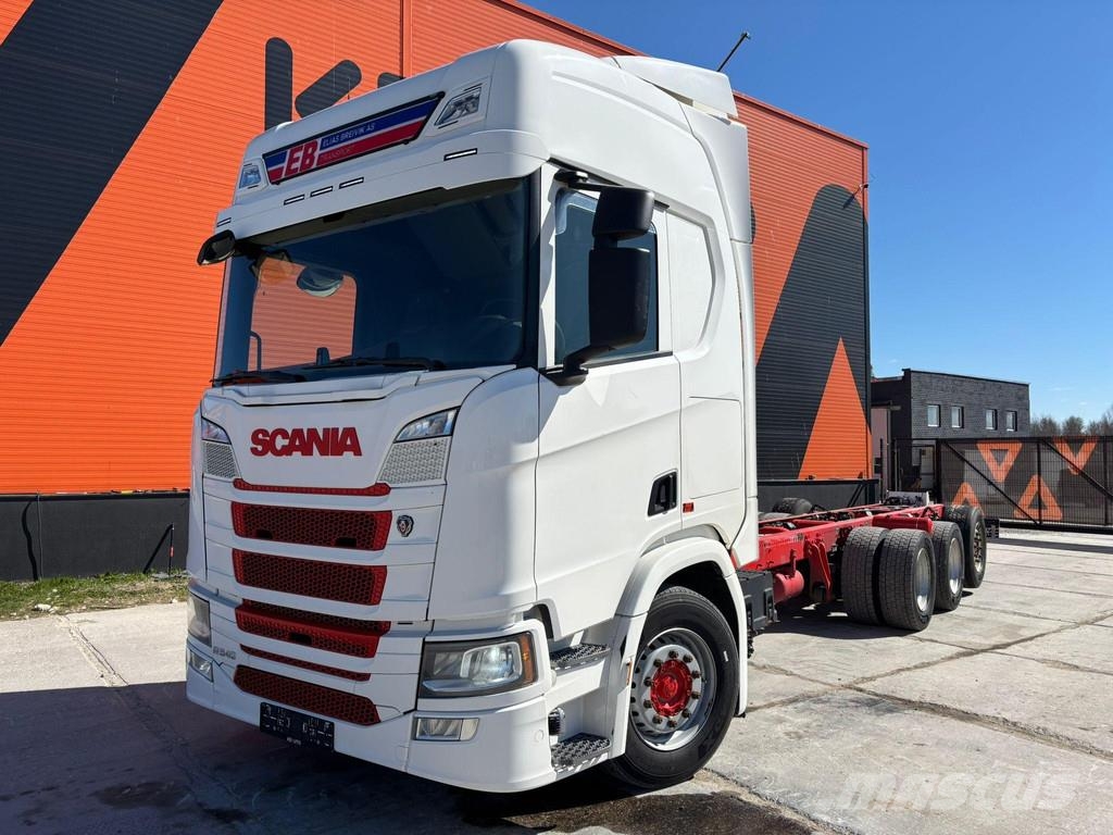 Scania R 540 8x4*4 9 TON FRONT AXLE / RETARDER / CHASSIS Camiones con chasís y cabina