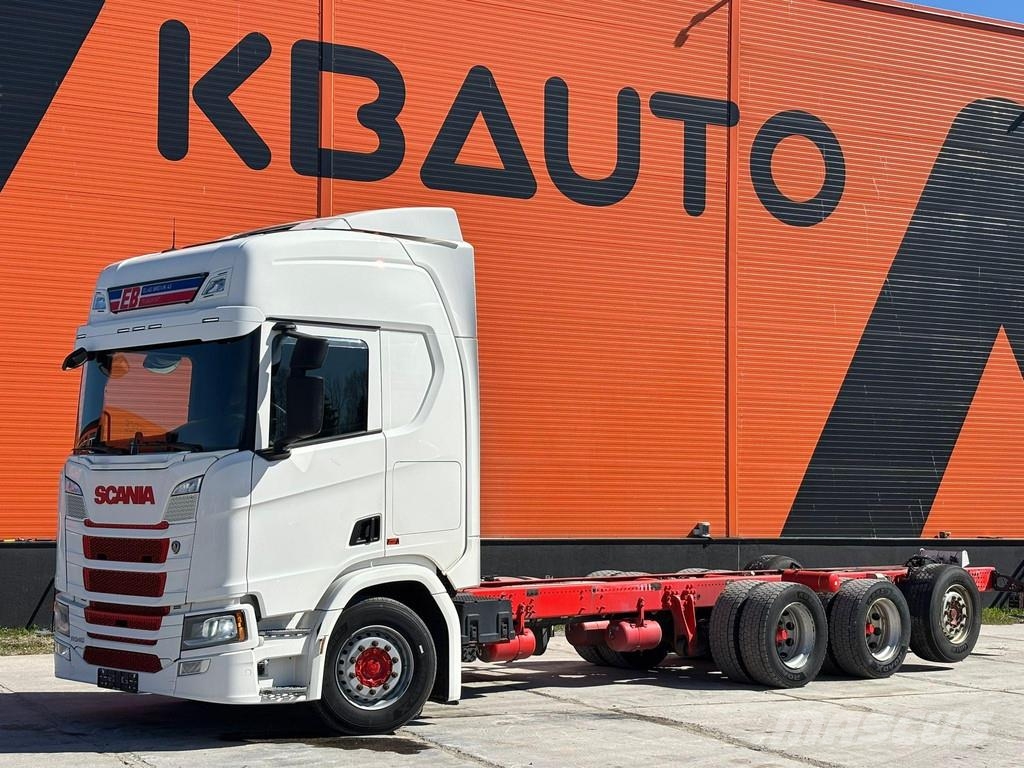 Scania R 540 8x4*4 9 TON FRONT AXLE / RETARDER / CHASSIS Camiones con chasís y cabina