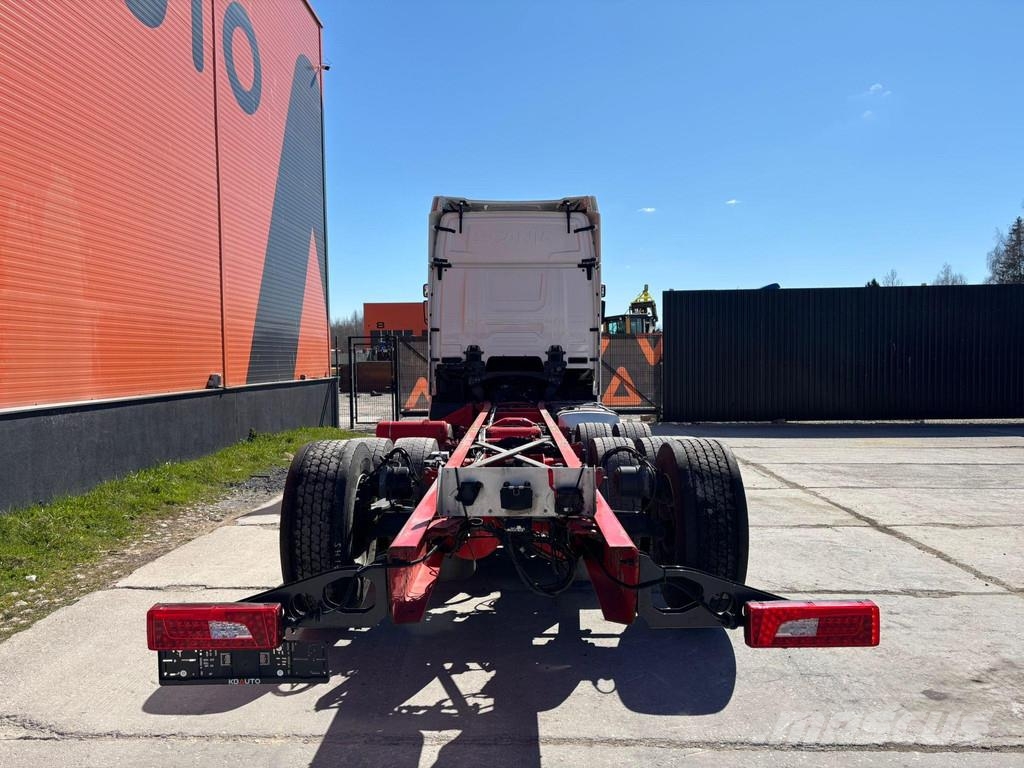Scania R 540 8x4*4 9 TON FRONT AXLE / RETARDER / CHASSIS Camiones con chasís y cabina