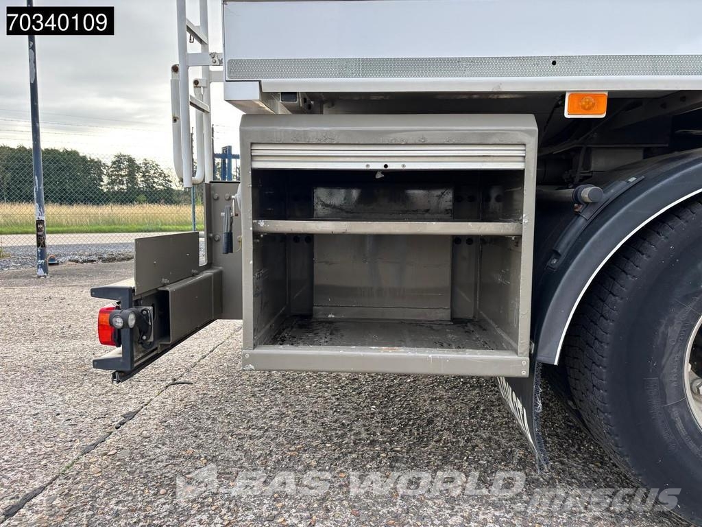 Volvo FM 330 6X2 運油車