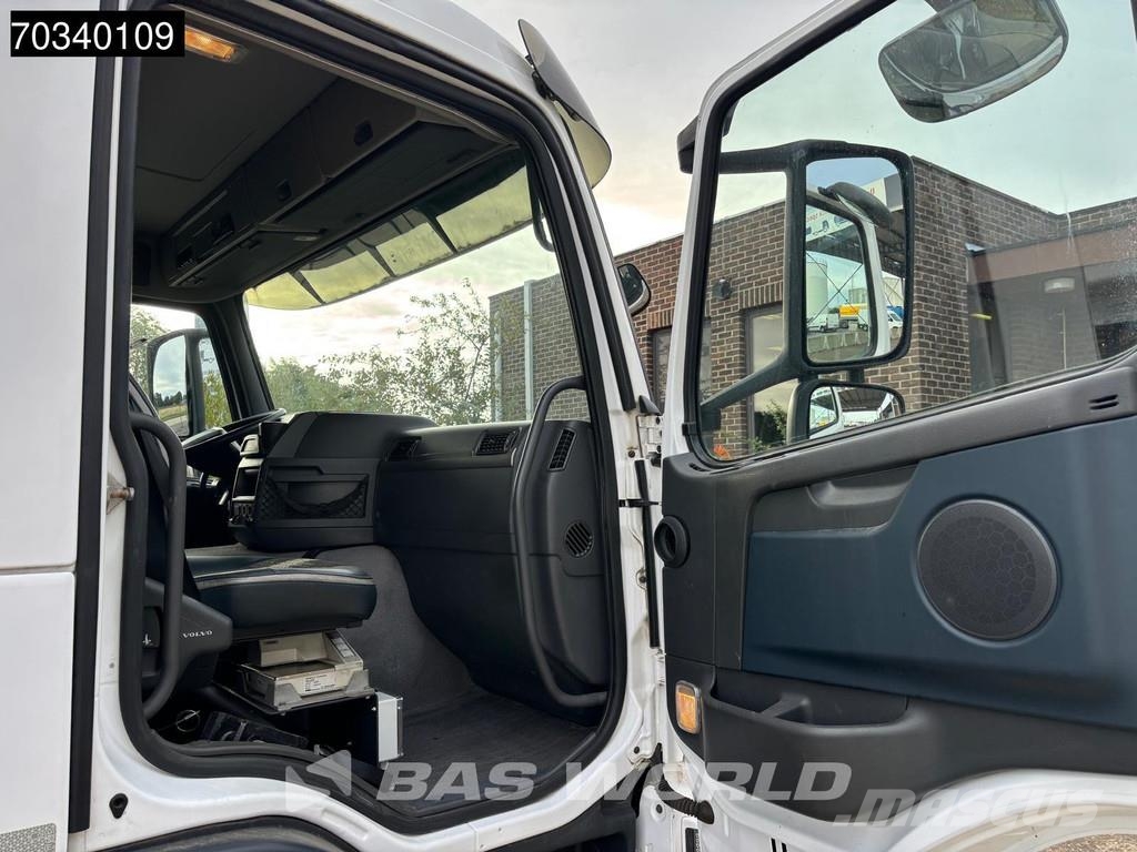 Volvo FM 330 6X2 運油車