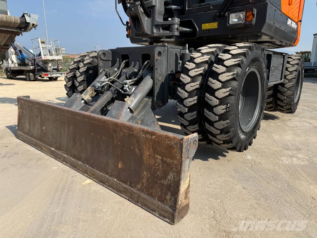 Develon DX 100 W-7 Lastik tekerli ekskavatörler