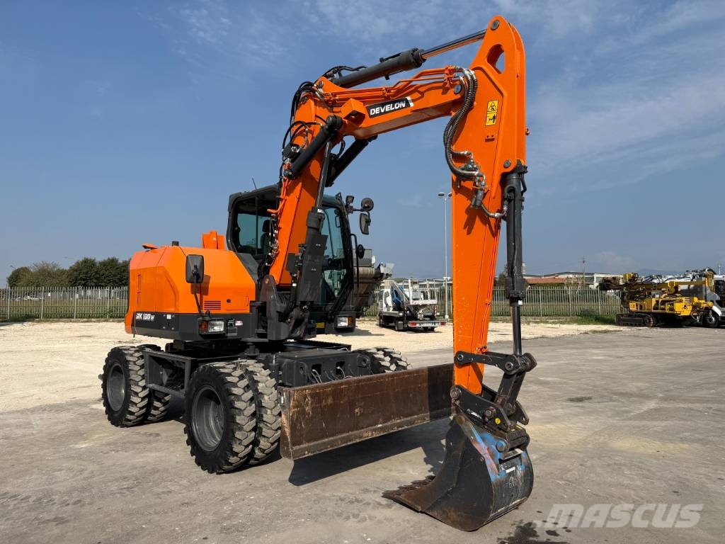 Develon DX 100 W-7 Lastik tekerli ekskavatörler