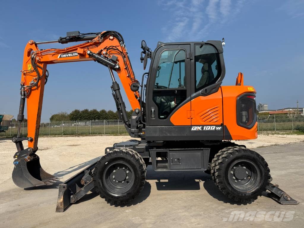 Develon DX 100 W-7 Lastik tekerli ekskavatörler