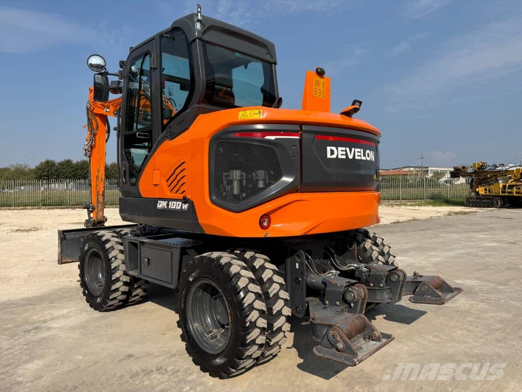 Develon DX 100 W-7 Lastik tekerli ekskavatörler