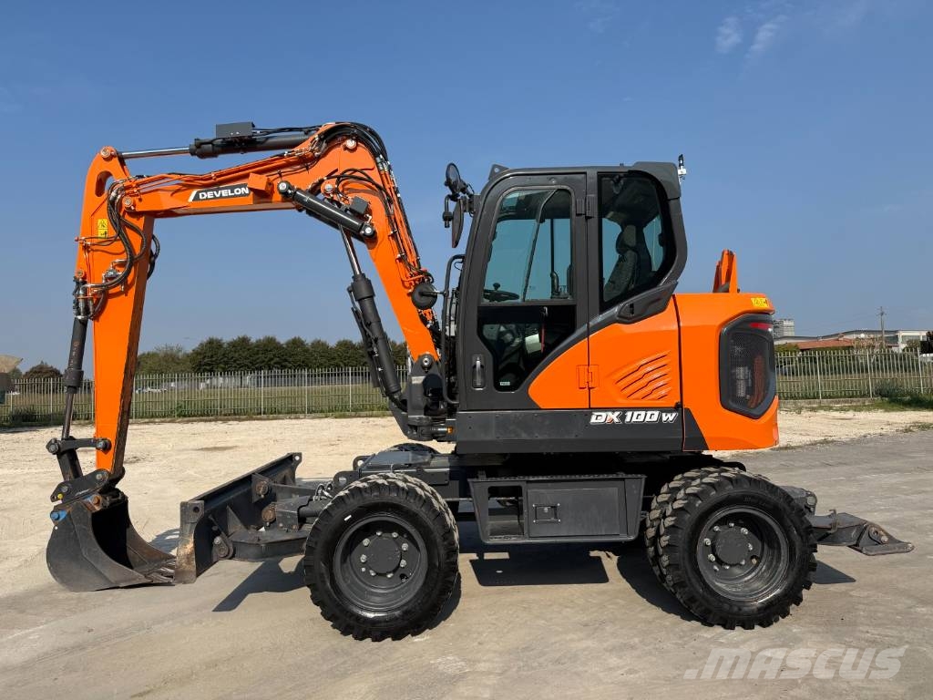 Develon DX 100 W-7 Lastik tekerli ekskavatörler