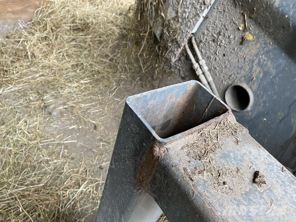 Calvet DRH Desmenuzadoras, cortadoras y desenrolladoras de pacas
