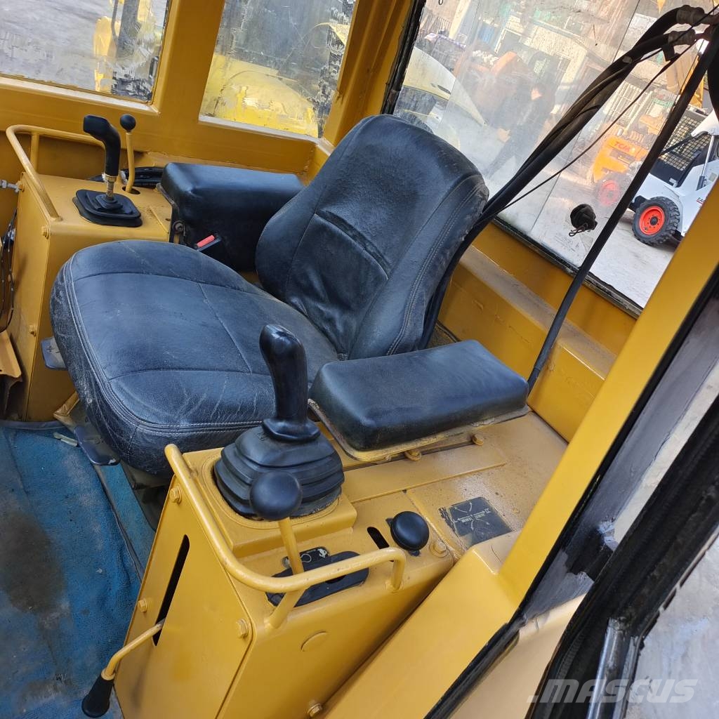 CAT D5C 28th Anniversary Promotion Price Bulldozer