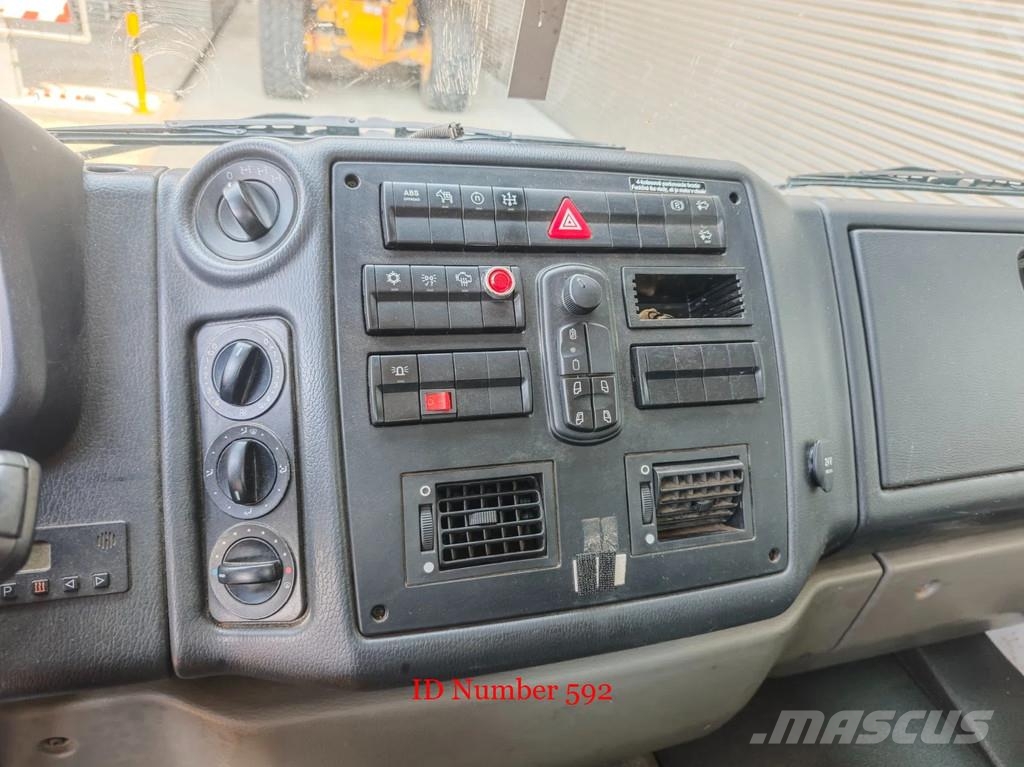 Unimog U4023 4x4 Isoli PT180 Winch! Auto košare