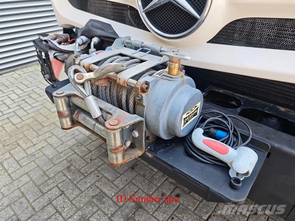 Unimog U4023 4x4 Isoli PT180 Winch! Auto košare