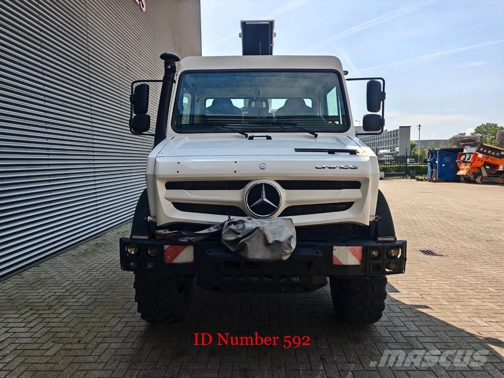 Unimog U4023 4x4 Isoli PT180 Winch! Auto košare