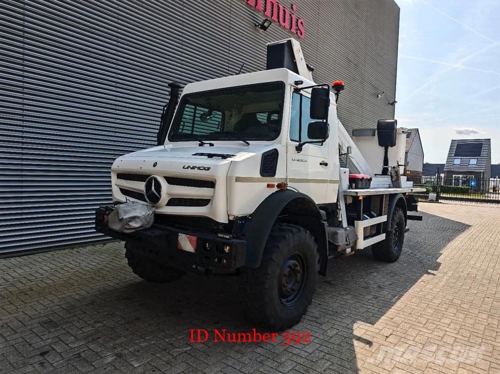 Unimog U4023 4x4 Isoli PT180 Winch! Auto košare