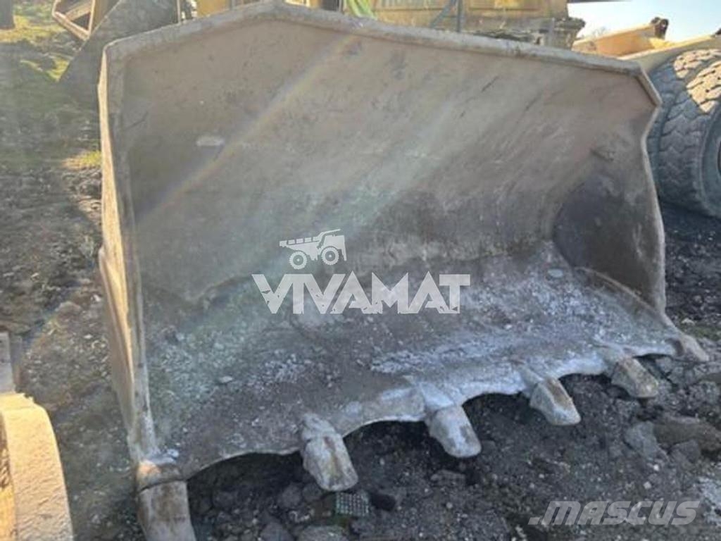 CAT 973D Buckets