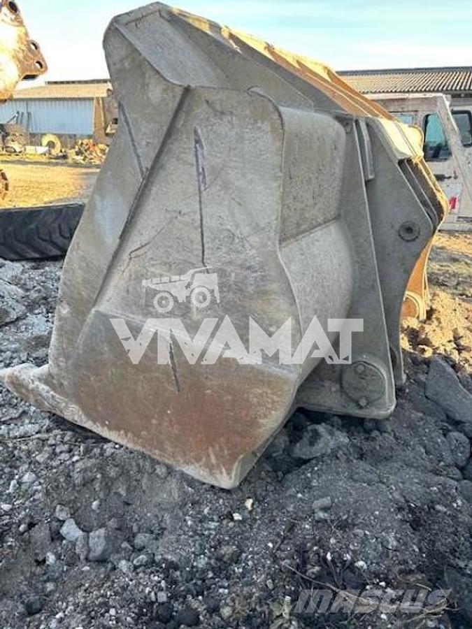 CAT 973D Buckets