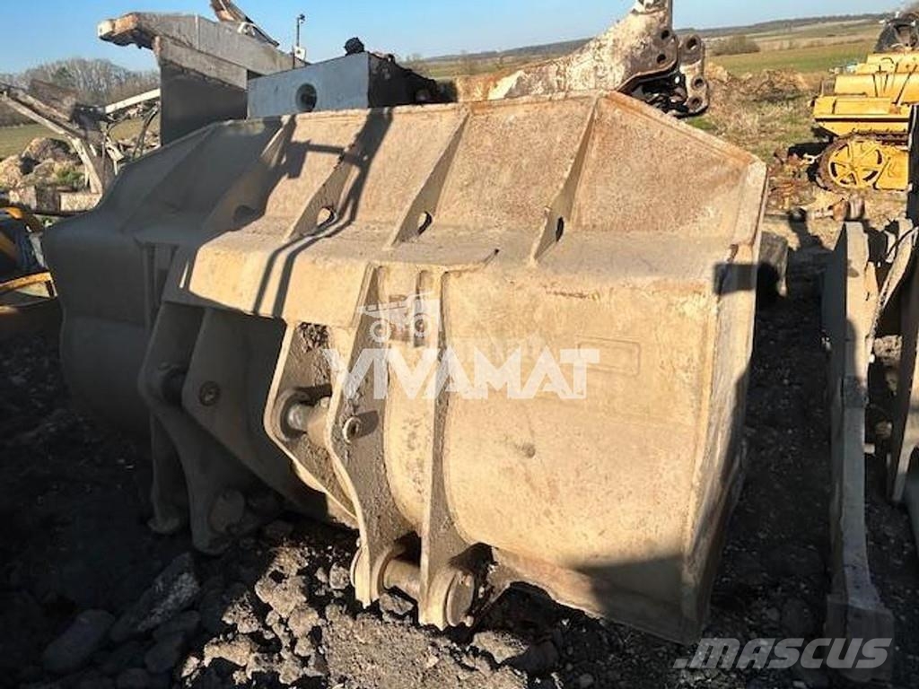 CAT 973D Buckets