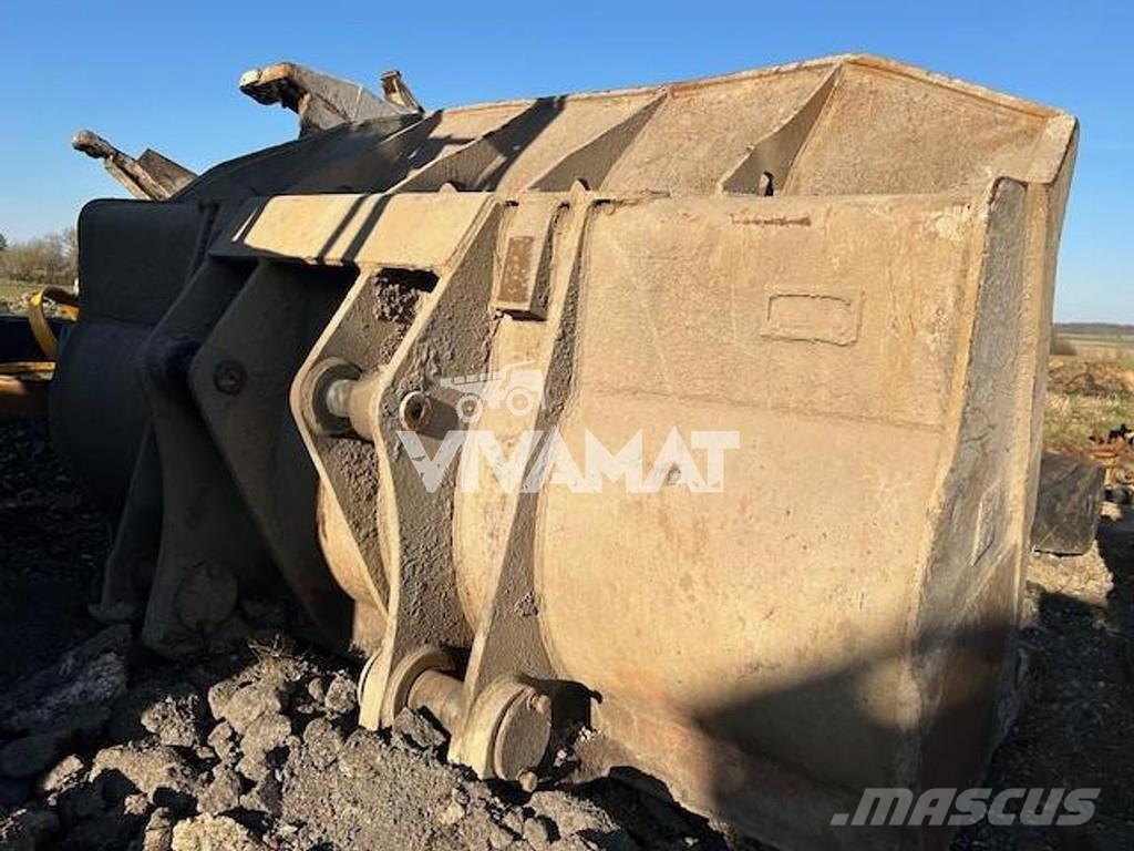 CAT 973D Buckets