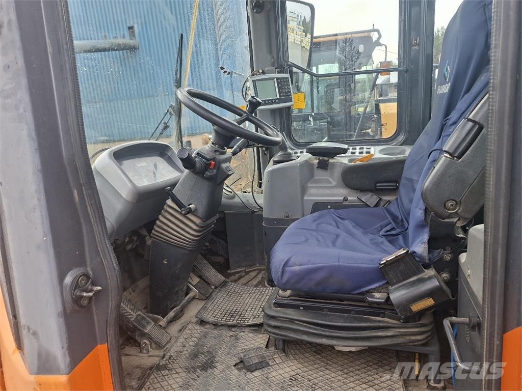 Doosan DL400 Iekrāvēji uz riteņiem