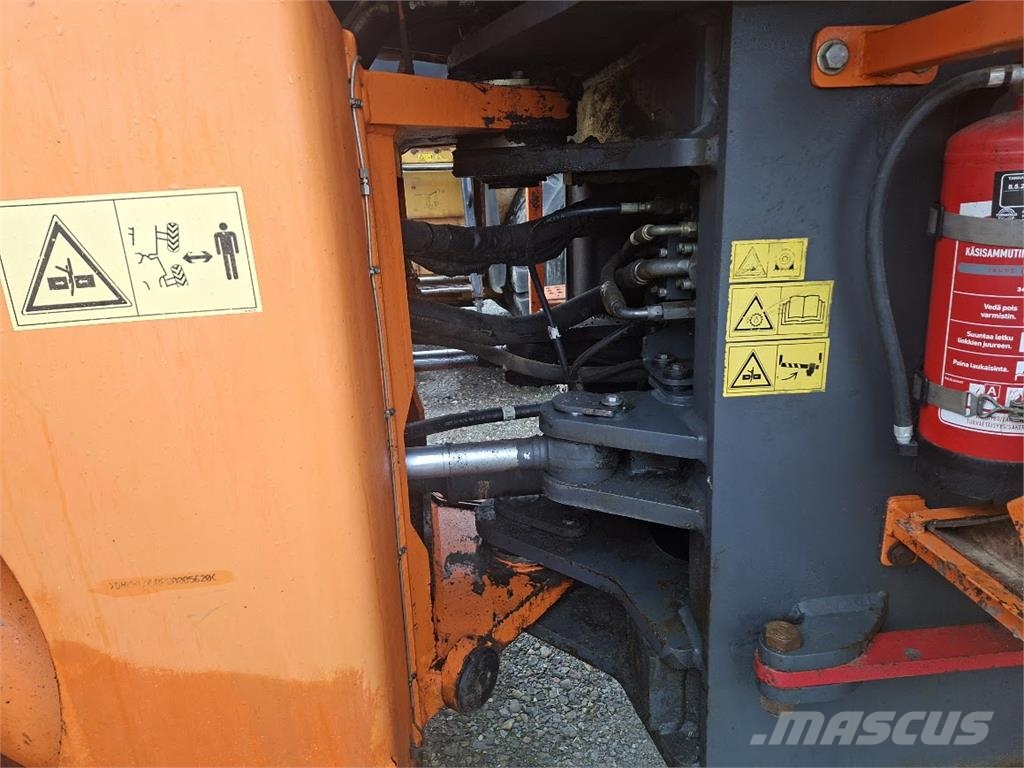 Doosan DL400 Iekrāvēji uz riteņiem