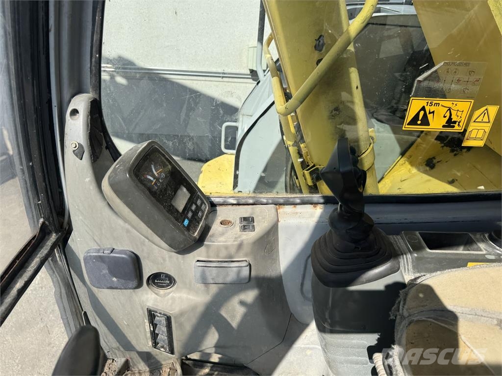 New Holland E235SRLC حفارات زحافة