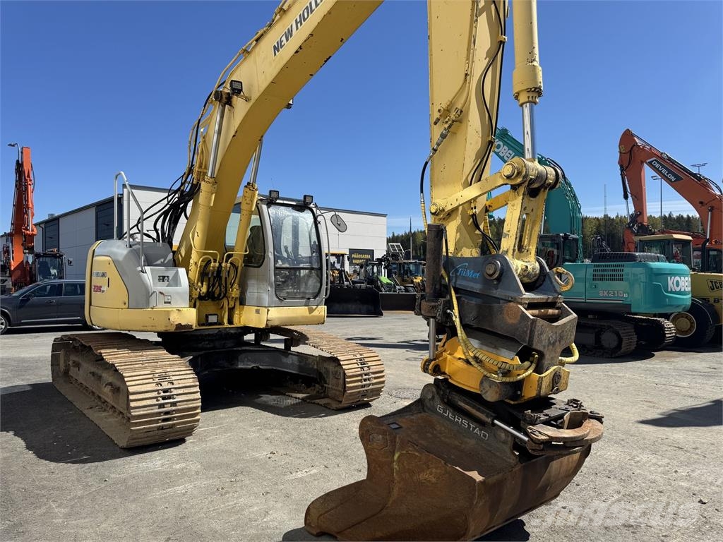 New Holland E235SRLC حفارات زحافة