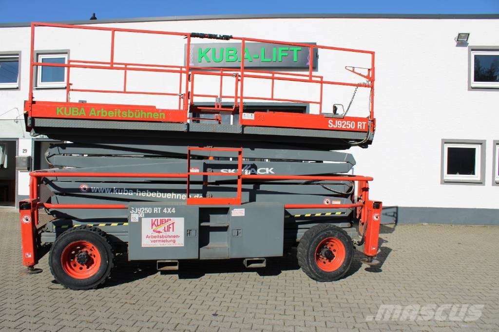 SkyJack SJ 9250 RT Škaraste platforme