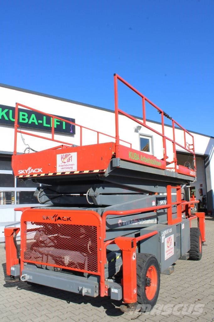 SkyJack SJ 9250 RT Škaraste platforme