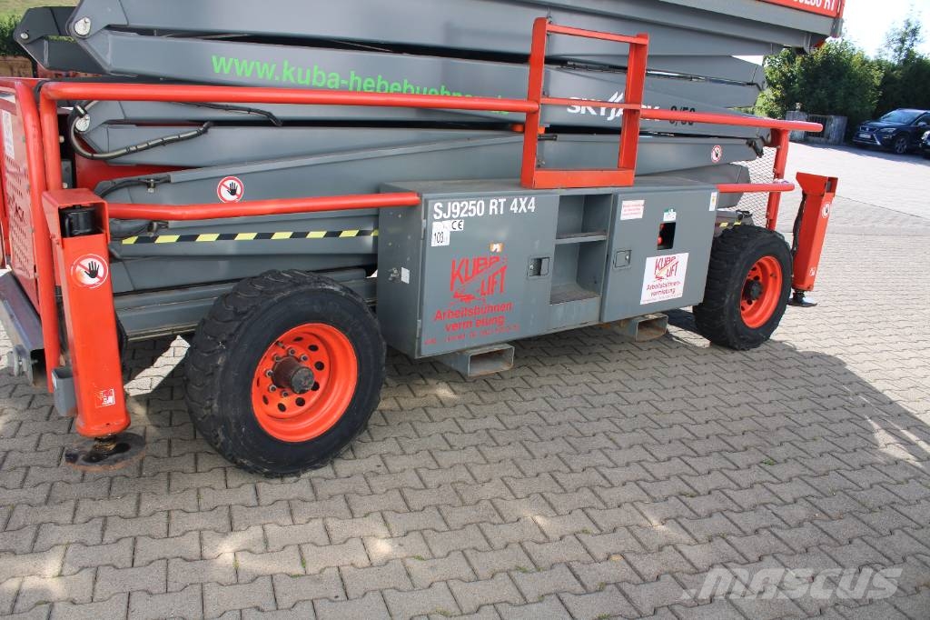 SkyJack SJ 9250 RT Škaraste platforme