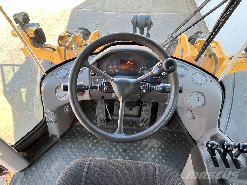 Volvo L70G - Quick Coupler / 3th Function لوادر بعجل