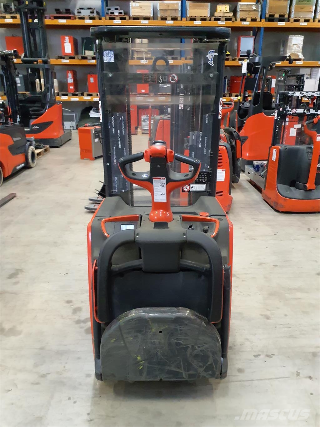 Linde D12AP Platvormiga virnastajad