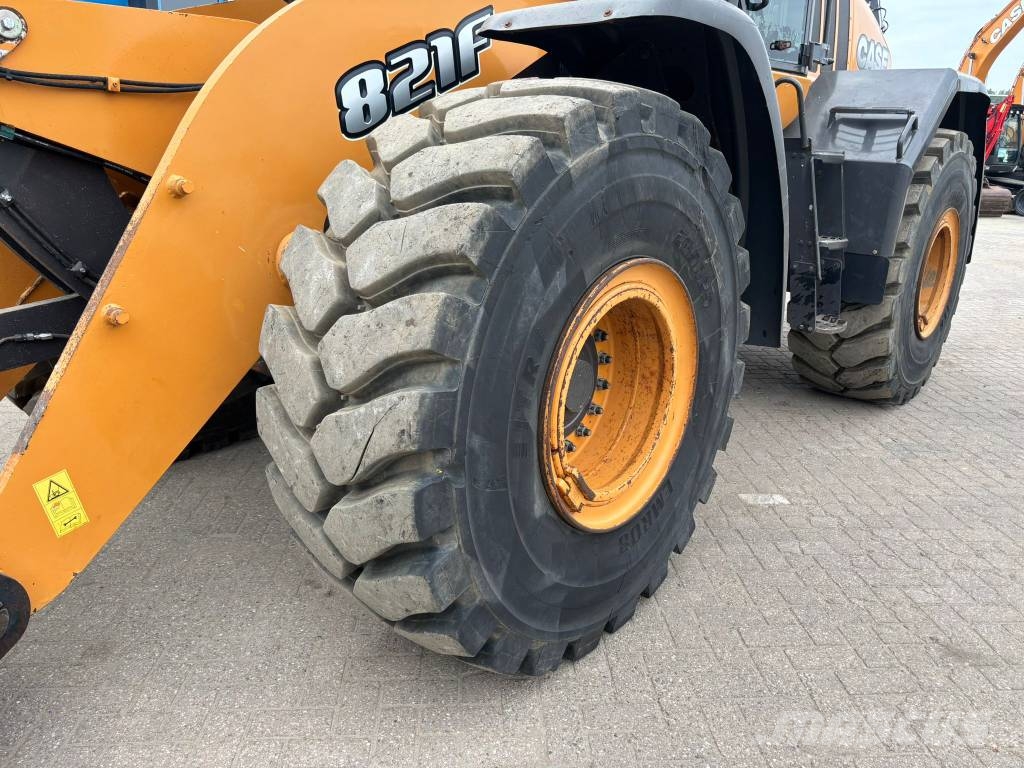 CASE 821 F Hjullastare