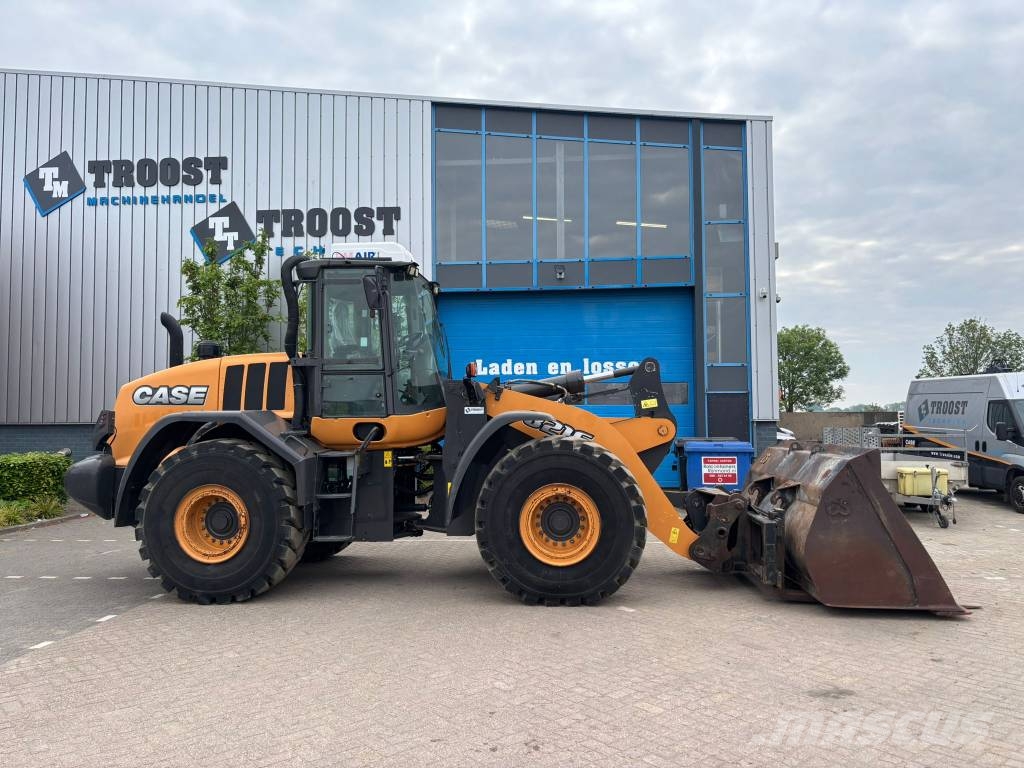 CASE 821 F Hjullastare
