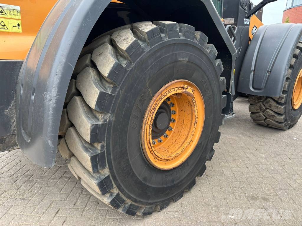 CASE 821 F Hjullastare