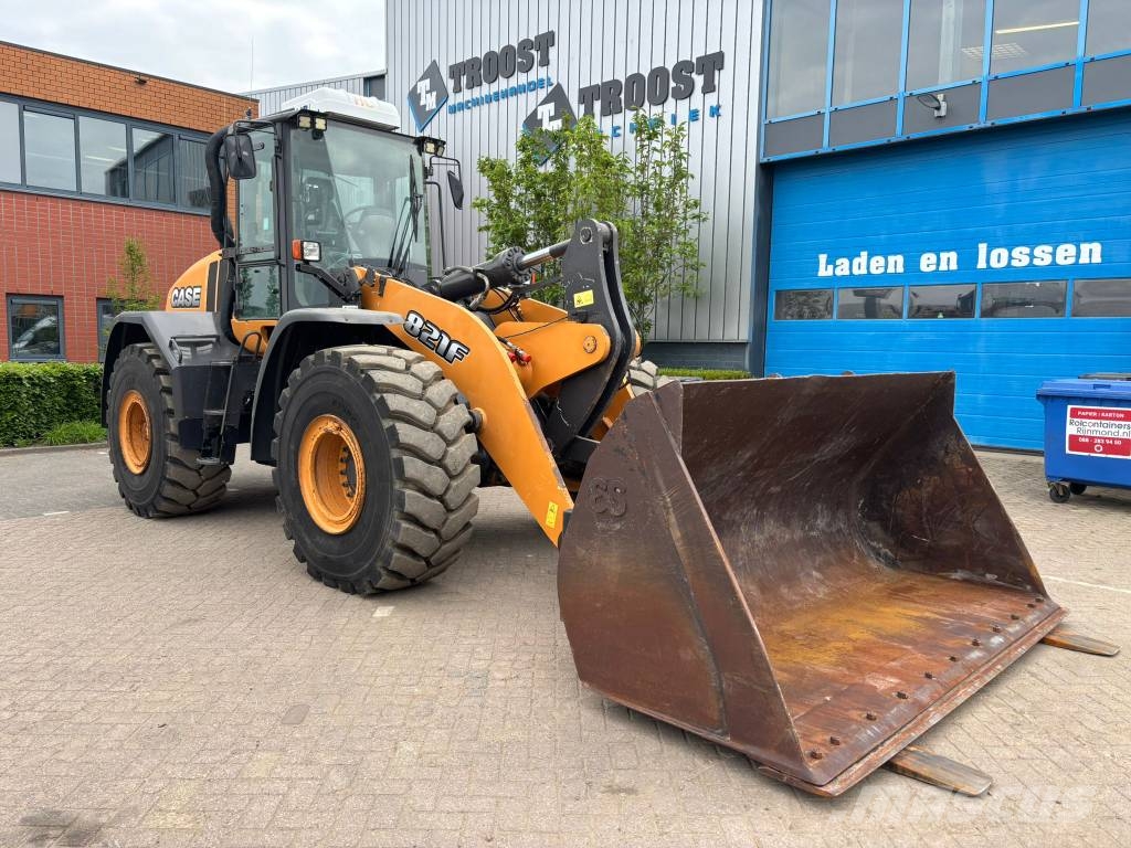 CASE 821 F Hjullastare