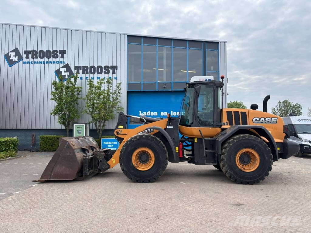 CASE 821 F Hjullastare