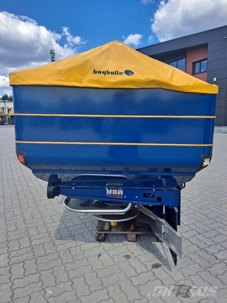 Bogballe M35W PLUS معدات فرد المواد المعدنية