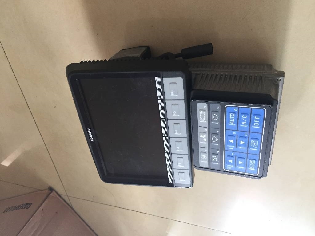 Komatsu PC200-8 monitor 7835-31-1003 7835-31-1010 Utovarne korpe